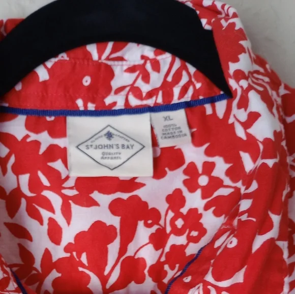 St. John's Bay Red and White Sleeveless Button Down Shirt Top Size XL - Picture 2 of 7